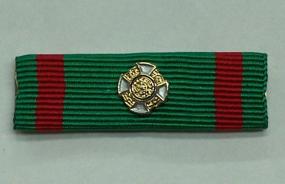 Medaglia / spilla da giacca / nastrino da petto per Cavaliere Ordine della Repubblica in Spille e fermagli Il Distintivo - Pesaro, commercioVirtuoso.it