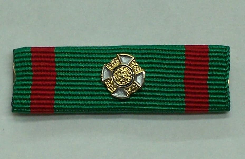 Medaglia / spilla da giacca / nastrino da petto per Cavaliere Ordine della Repubblica in Spille e fermagli Il Distintivo - Pesaro, commercioVirtuoso.it