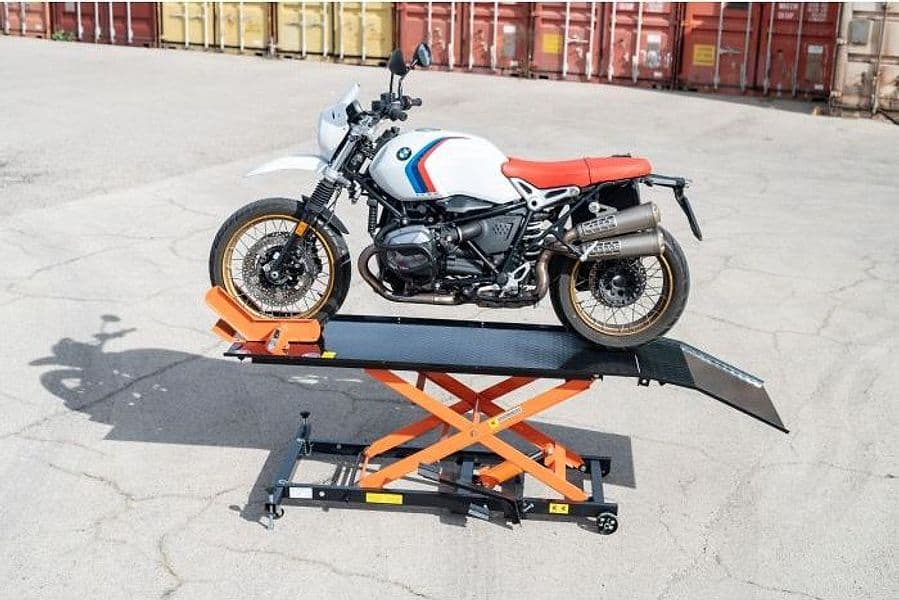Ponte moto Sollevatore idraulico per moto e scooter con pompa a pedale - 450 kg in Pedane sollevamento moto CarrelloDigitale.it - Seclì, commercioVirtuoso.it