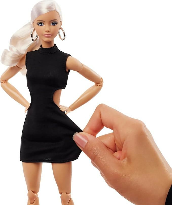 Barbie Signature Basics Modello 02, bambola da collezione bionda in Animali Cartoleria Deja Vu - Crotone, commercioVirtuoso.it