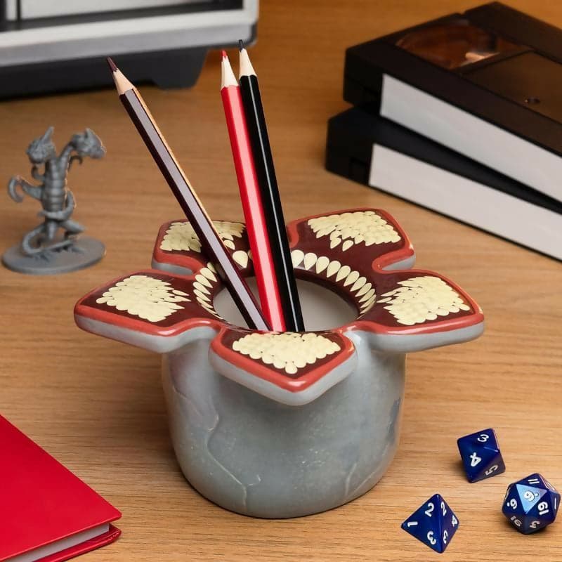 STRANGER THINGS - Demogorgon - Pen Pot 8cm in Carta Cartoleria Deja Vu - Crotone, commercioVirtuoso.it