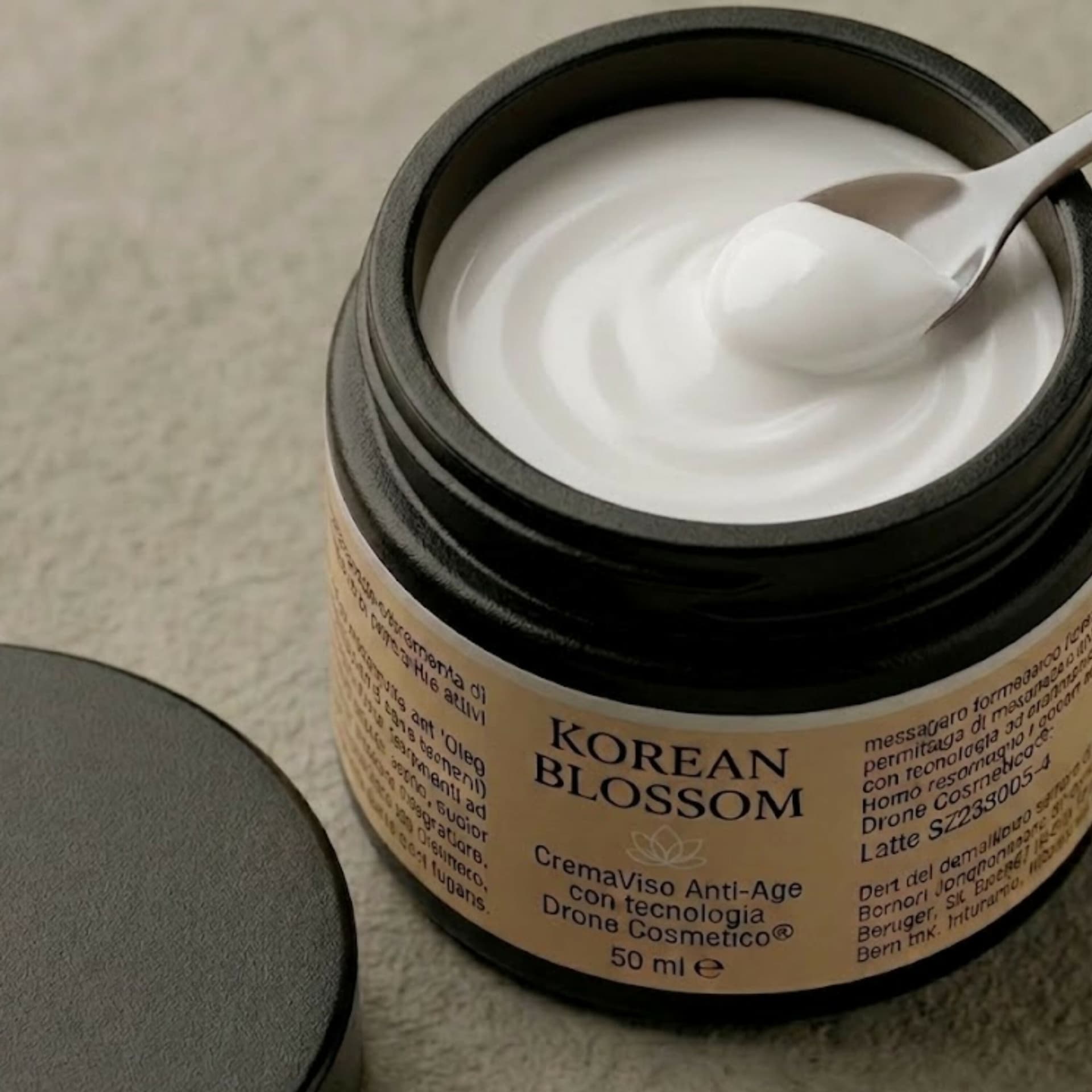 Korean Blossom Crema Viso Anti-Età – Tecnologia Drone Cosmetico Hyalufiller – Nutriente e Idratante – 50ml in Creme BasketGuru Italia - Palermo, commercioVirtuoso.it