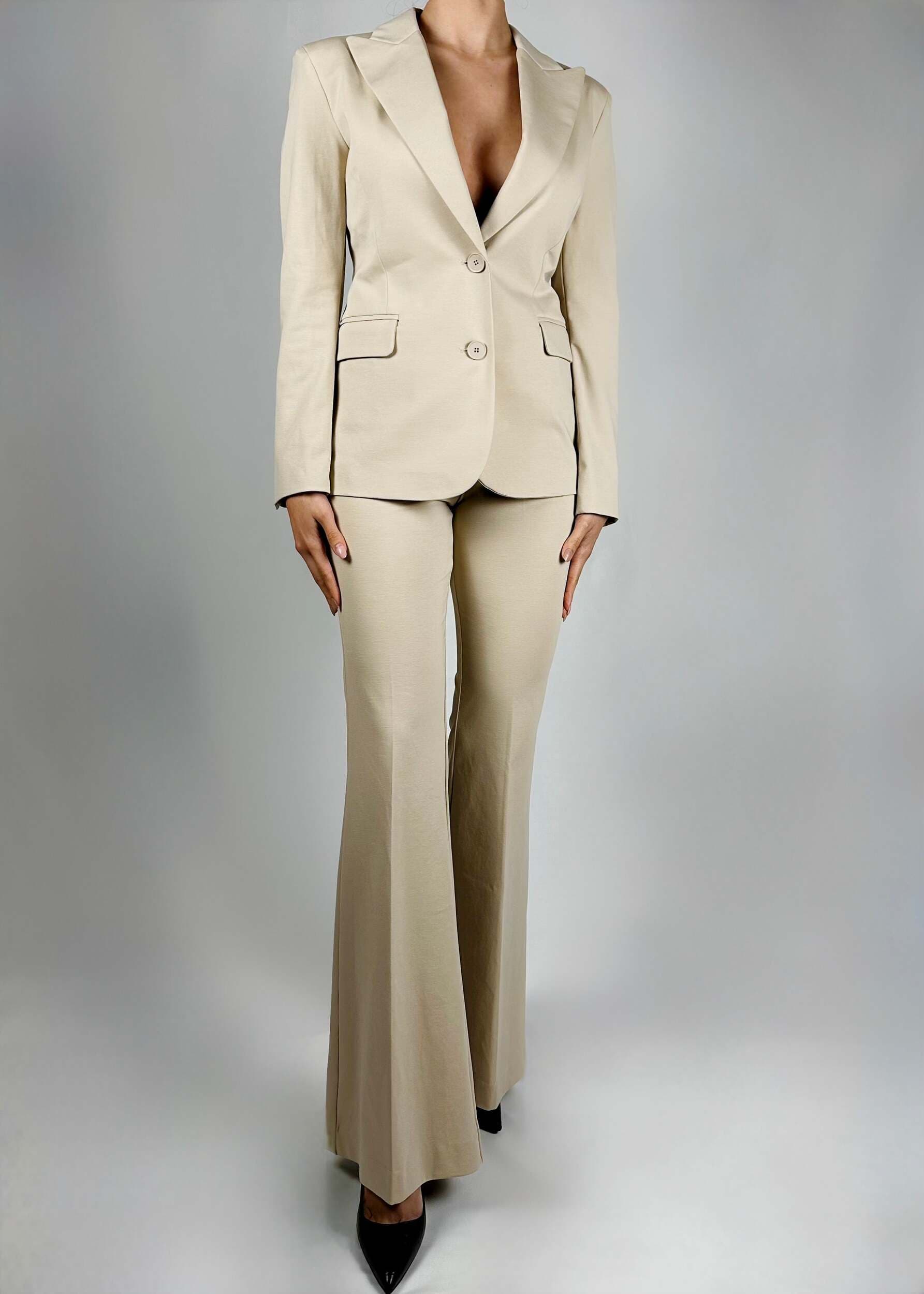 Pantaloni-a-zampa-beige