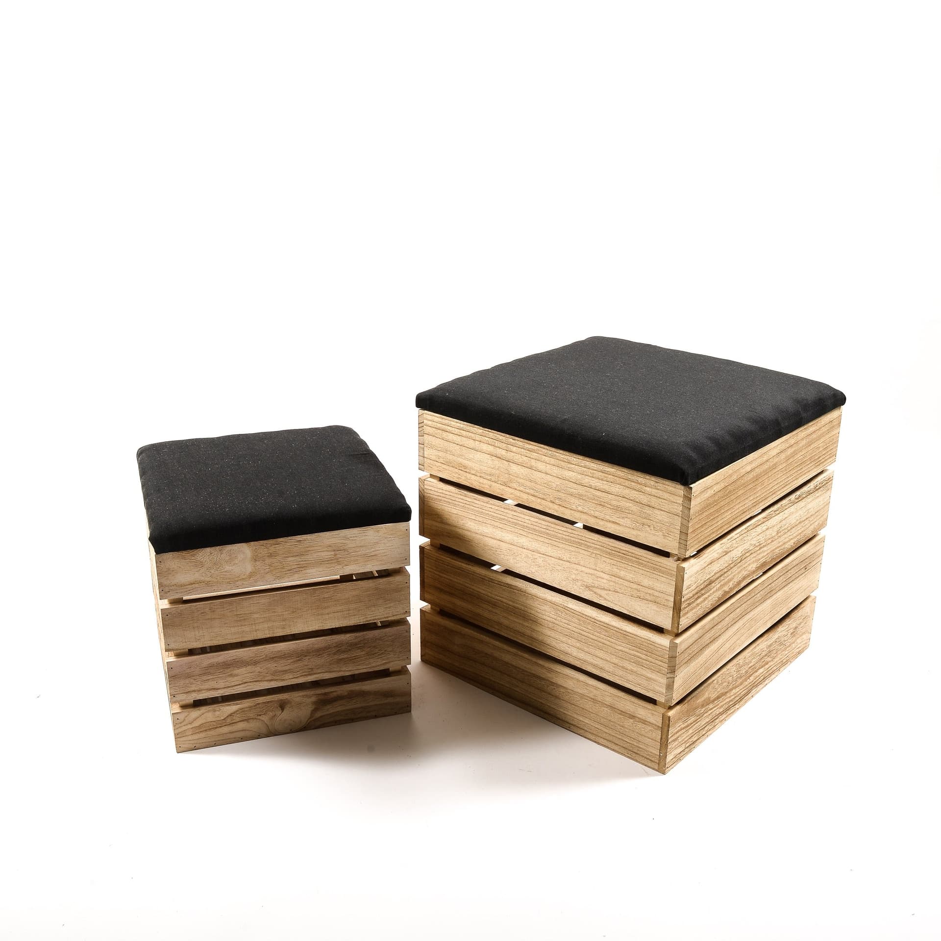 Set 2 Pouf rettangolari con seduta imbottita e struttura in legno arredamento moderno – 30 x 30 x 30 cm / 40 x 40 x 40 cm,