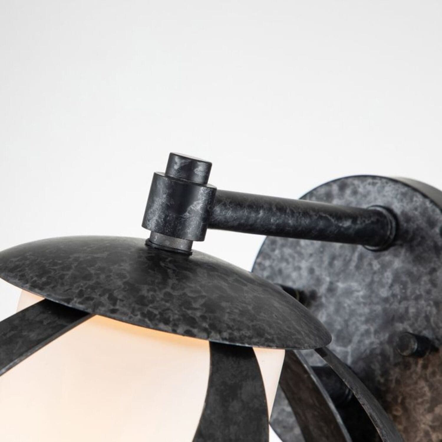 Applique Industrial Nordico Blacksmith Acciaio Nero Antico Vetro 1 Luce E27 in Applique LuceArt - Montecorvino Pugliano, commercioVirtuoso.it