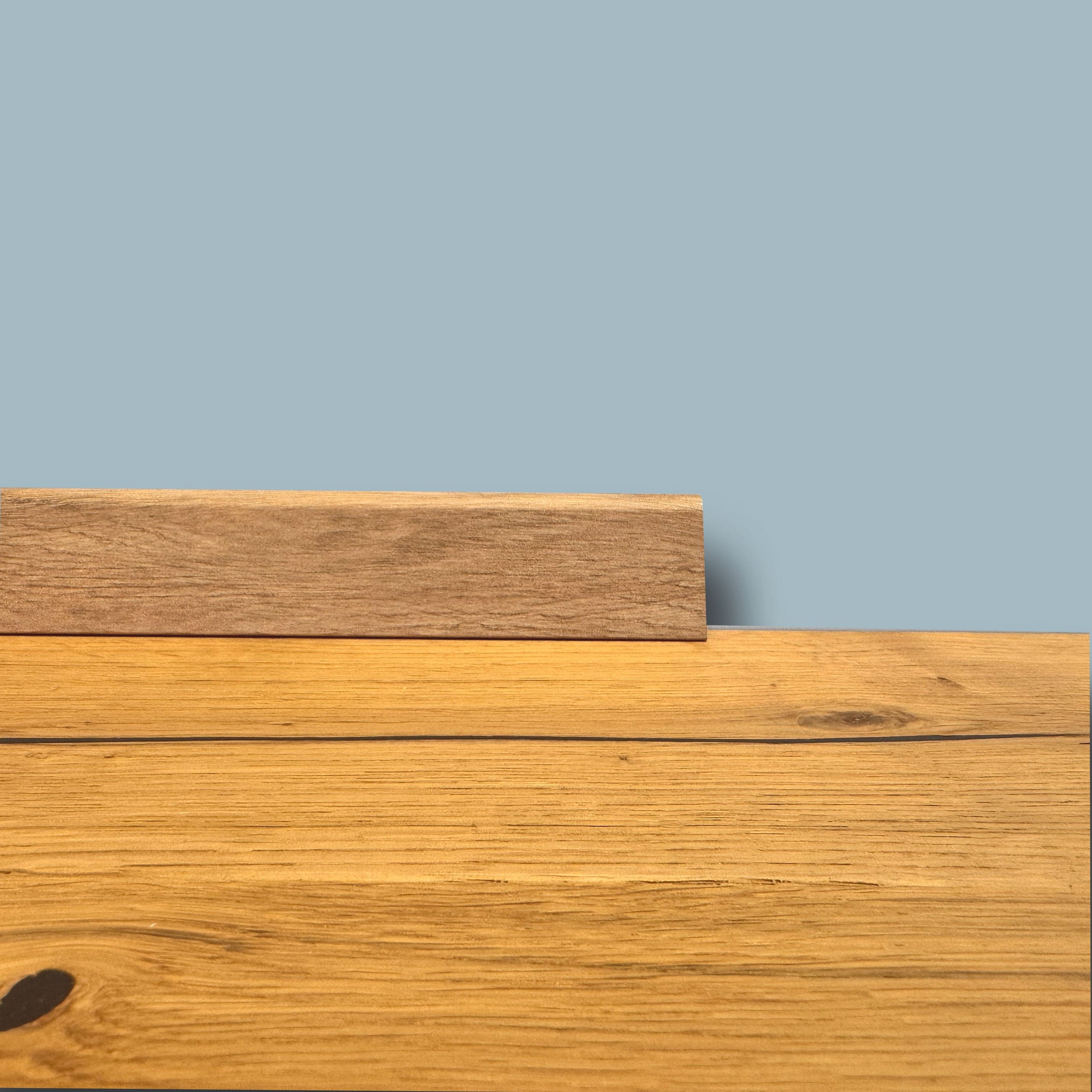 ***MEGA STOCK al metro lineare*** BATTISCOPA basso Inclinato in Fibra di legno H39xS19mm Rovere gold - Eternal Parquet