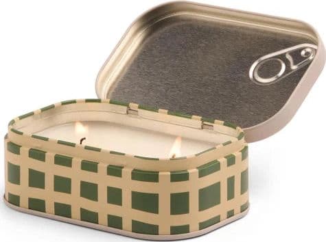 Candela Bistro in latta stampata a forma di baguette francese da 127 g (4,5 oz)  Al profumo di rosmarino e timo in Autocategorizzazione Più Di Più Ideas - Casalnuovo di Napoli, commercioVirtuoso.it