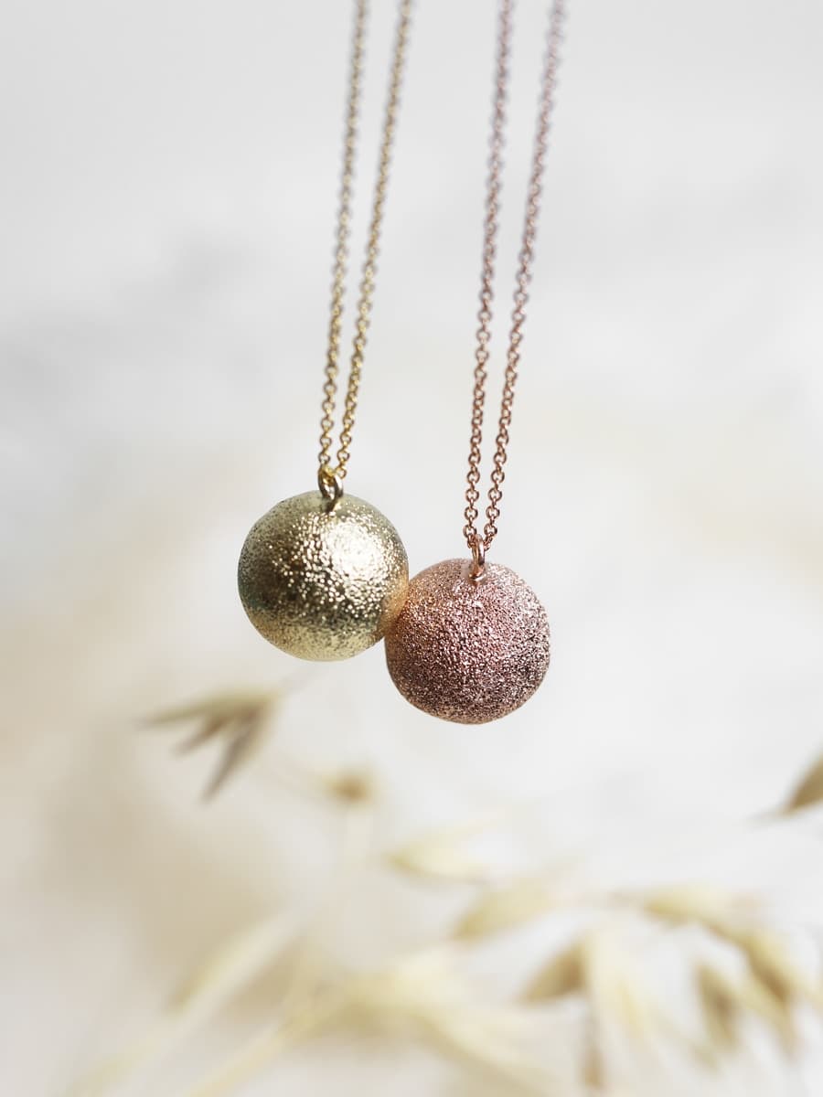 Collana Per La Gravidanza Proud Mama Bola Luna-Pink in Collane La Casa Del Bebè - Napoli, commercioVirtuoso.it