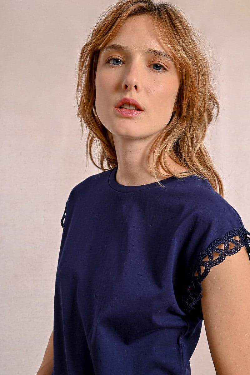 T-shirt Molly Bracken blu in cotone maniche traforate in Canotte e top Kanal 32 - Santa Maria di Licodia, commercioVirtuoso.it