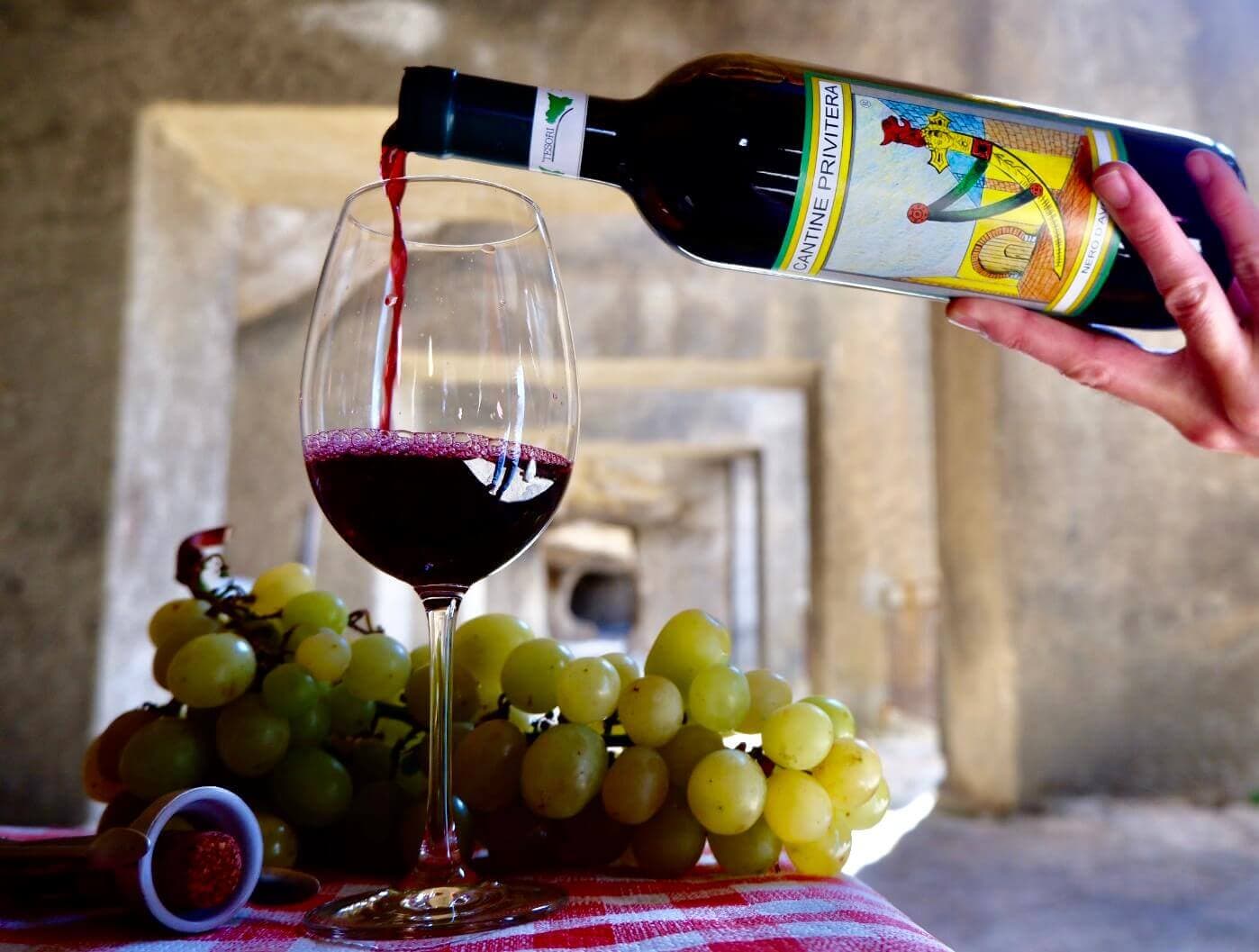 Vino Rosso Nero D'Avola in Vino rosso Tesori Di Sicilia - Nicosia, commercioVirtuoso.it