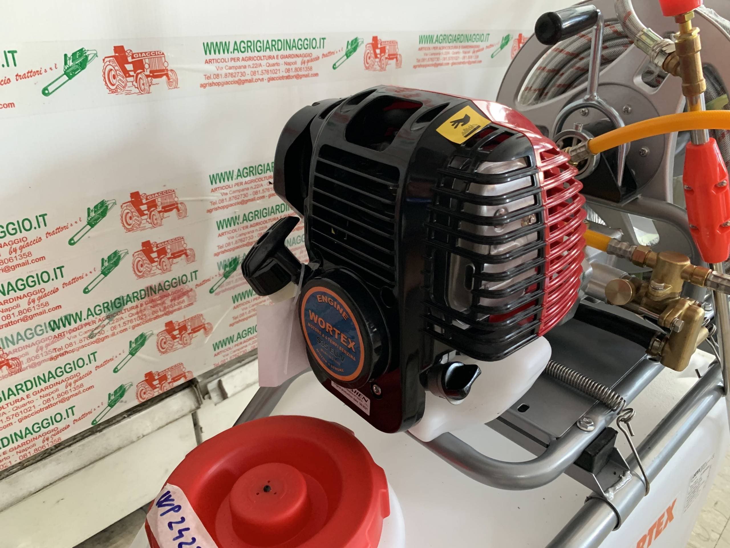 Carriola per irrorazione con motopompa "C50-T2" capacità di 50 litri in Carriole La Zappa - Altamura, commercioVirtuoso.it