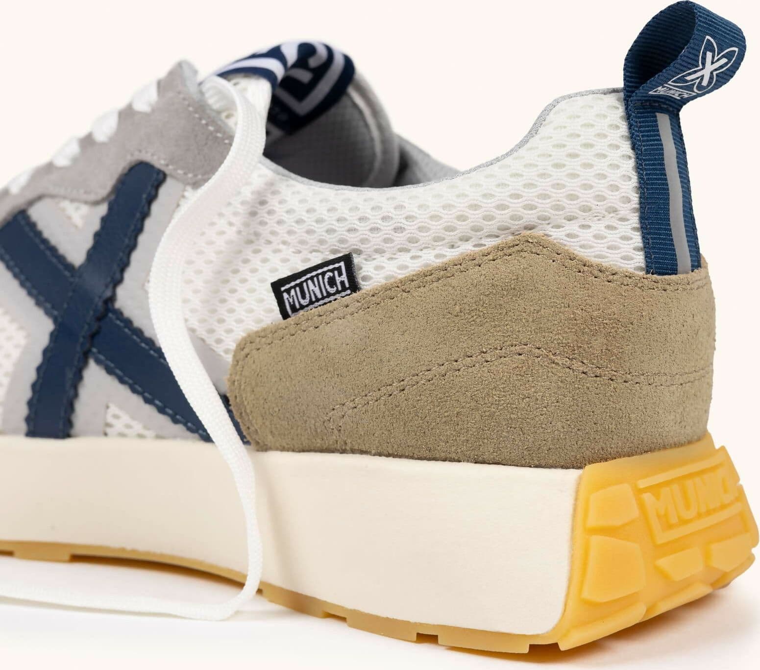 Munich Uomo sneakers in suede e tessuto tecnico in Sneaker casual Cantali Calzature - Randazzo, commercioVirtuoso.it