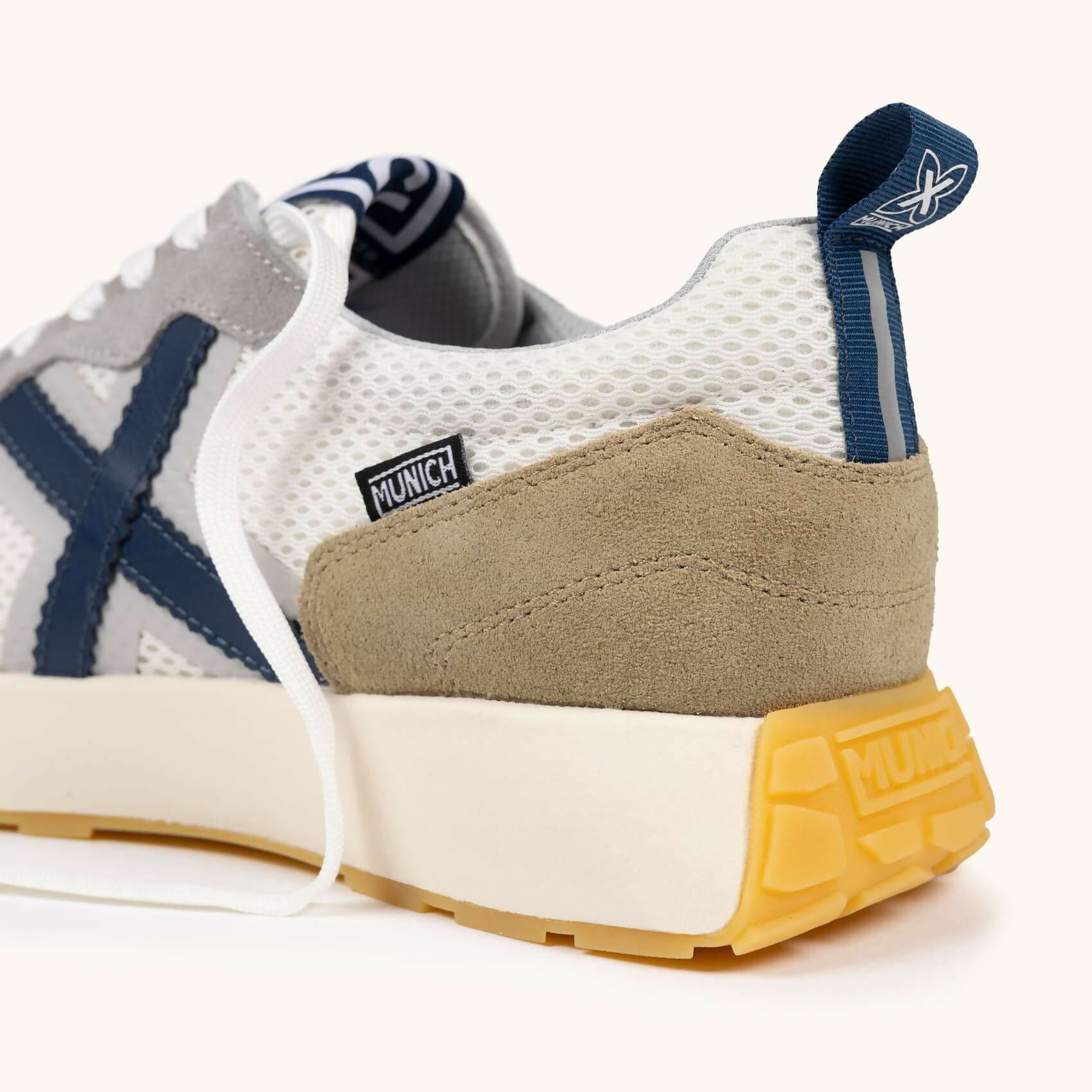 Munich Uomo sneakers in suede e tessuto tecnico in Sneaker casual Cantali Calzature - Randazzo, commercioVirtuoso.it