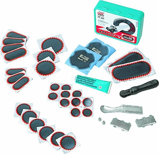 Attrezzi e kit per riparazione pneumatici per auto e moto