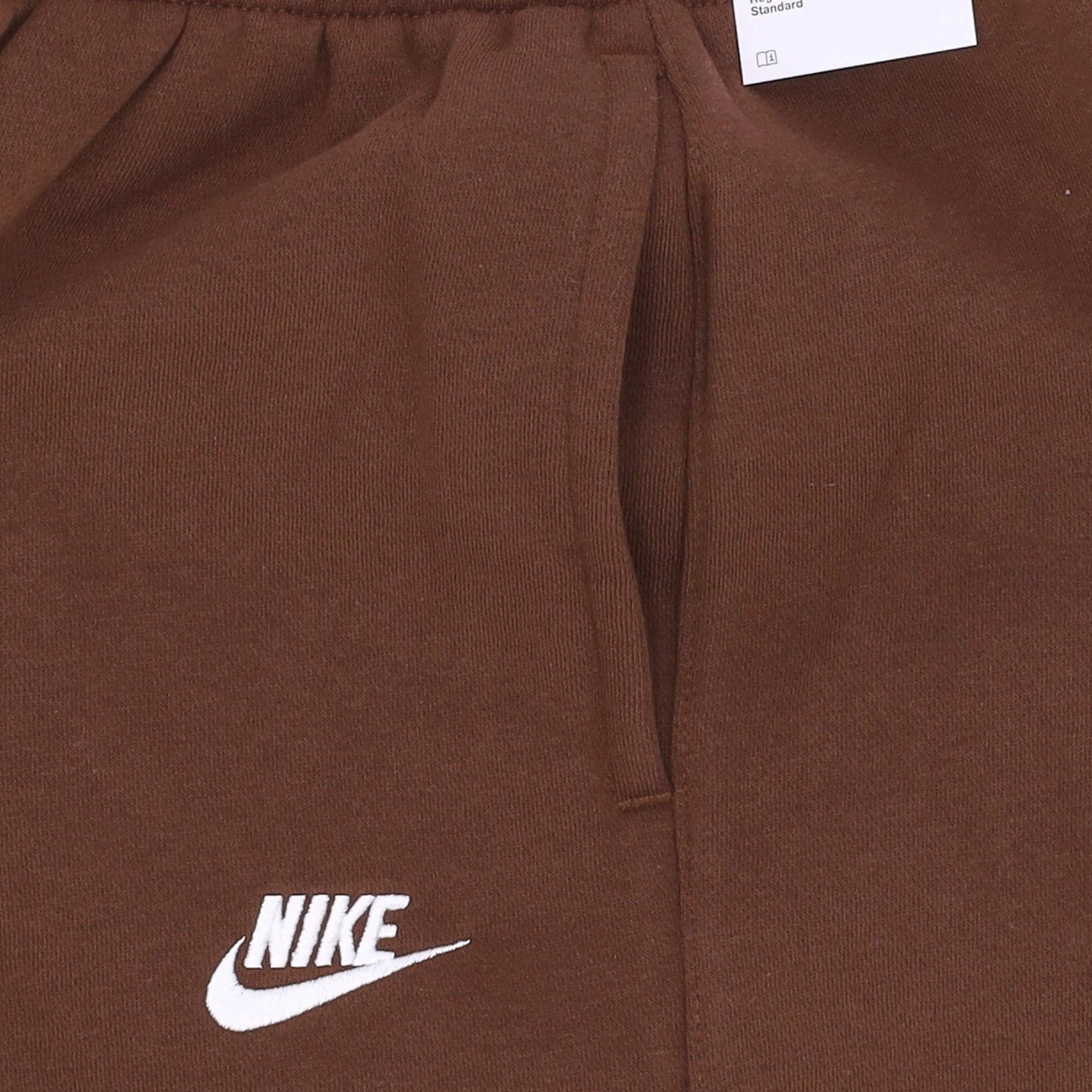 Nike Pantalone Tuta Felpato Uomo Club Jogger Bb Cacao Wow/cacao Wow/white da uomo in Pantaloni sportivi Drestige - Casamassima, commercioVirtuoso.it