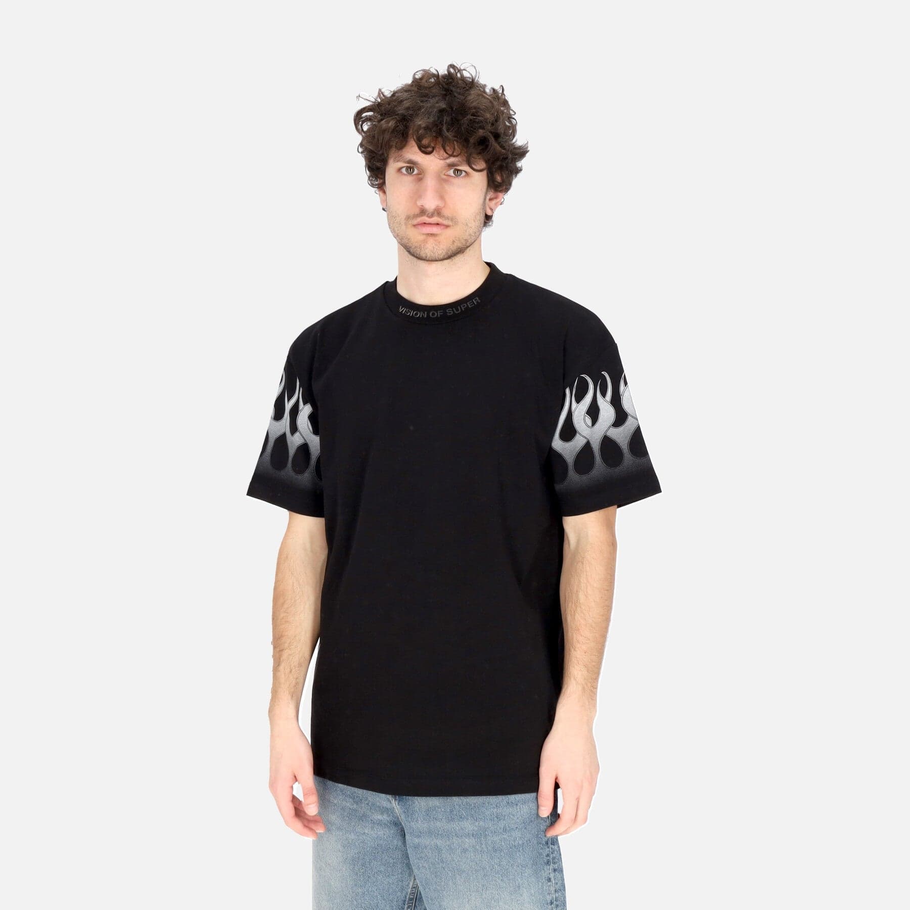 VISION OF SUPER Maglietta Uomo Flames Tee Black/white da uomo in Autocategorizzazione Drestige - Casamassima, commercioVirtuoso.it