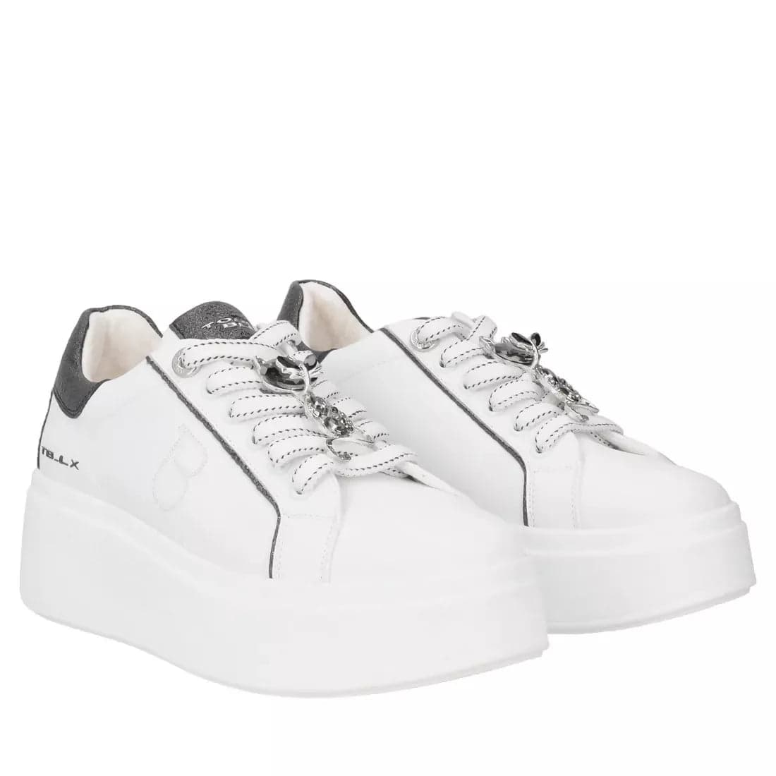 ToscaBlu Donna Sneakers Clara in pelle con accessorio gatto colore bianco/nero in Sneaker casual Cantali Calzature - Randazzo, commercioVirtuoso.it