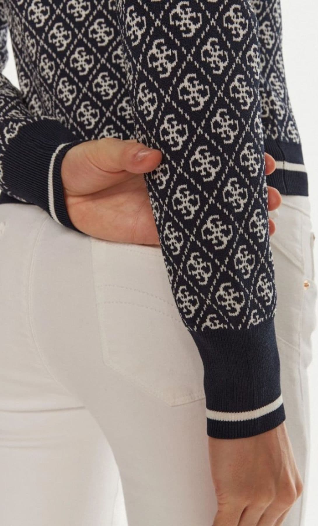 GUESS MAGLIONE LOGATO da donna in Maglioni Drestige - Casamassima, commercioVirtuoso.it