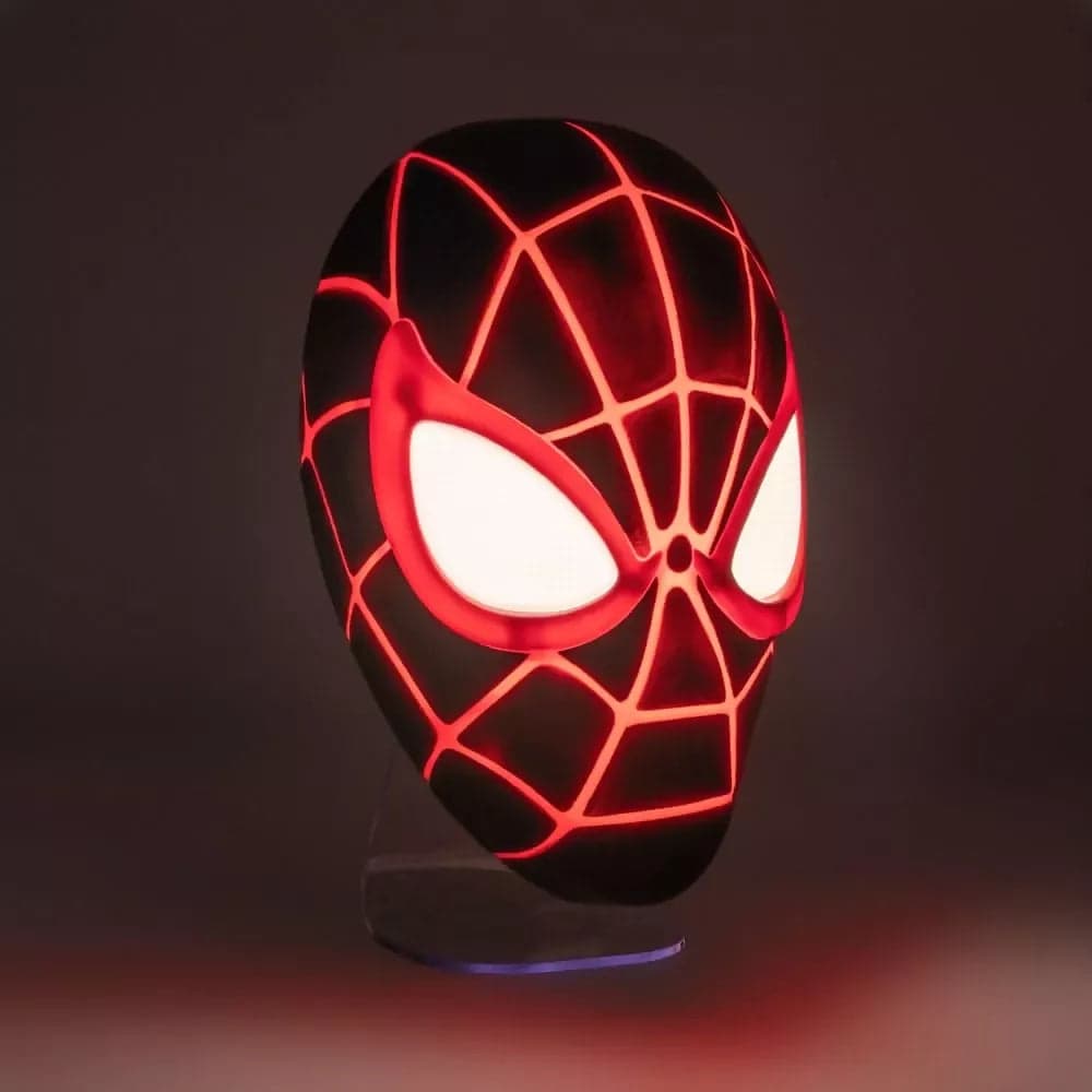 Maschera Miles Morales con luce LED 3D di Spider-Man in Lampadari Cartoleria Deja Vu - Crotone, commercioVirtuoso.it