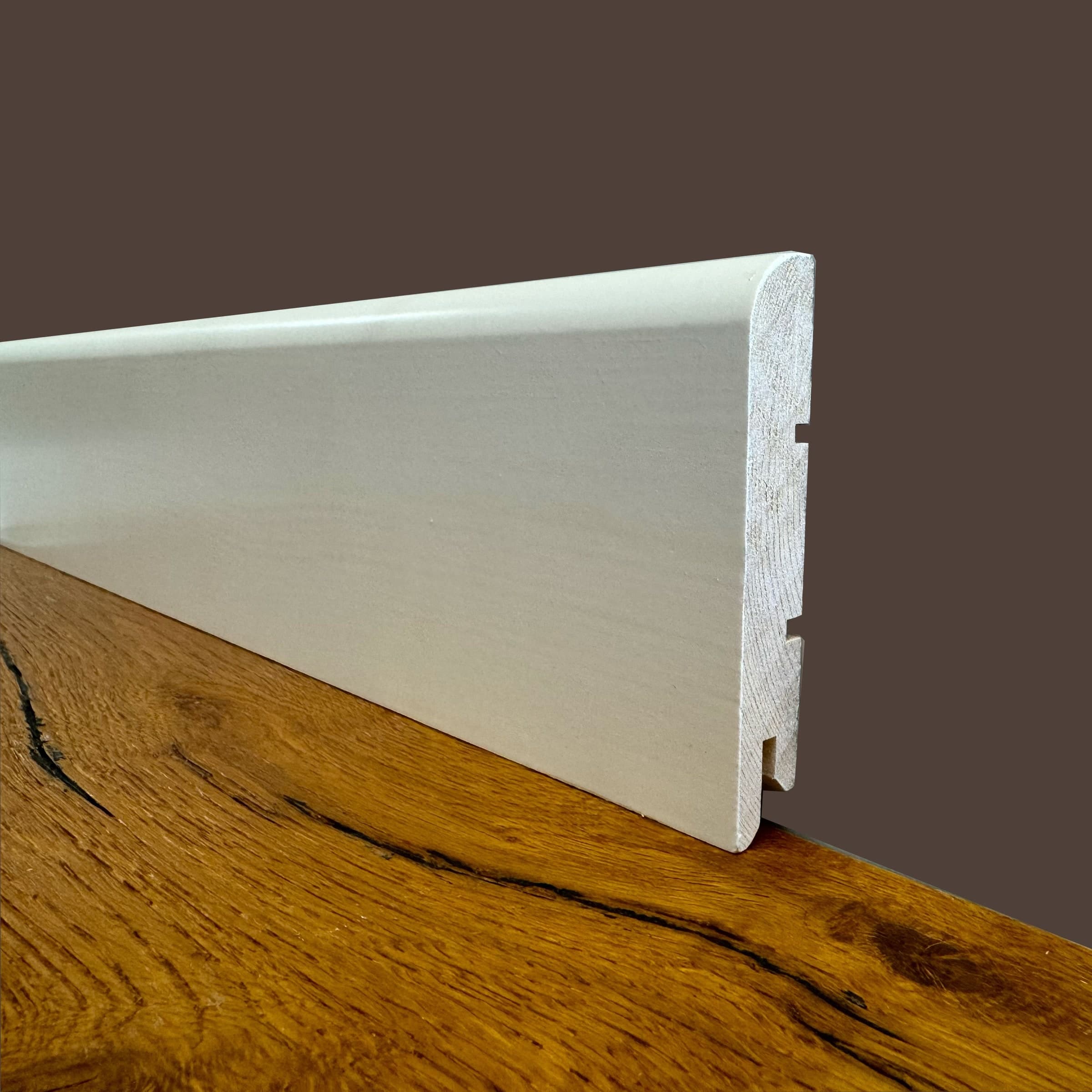 100ml di Battiscopa PREMIUM in legno MASSELLO BC 91x15 laccato bianco liscio - Eternal Parquet