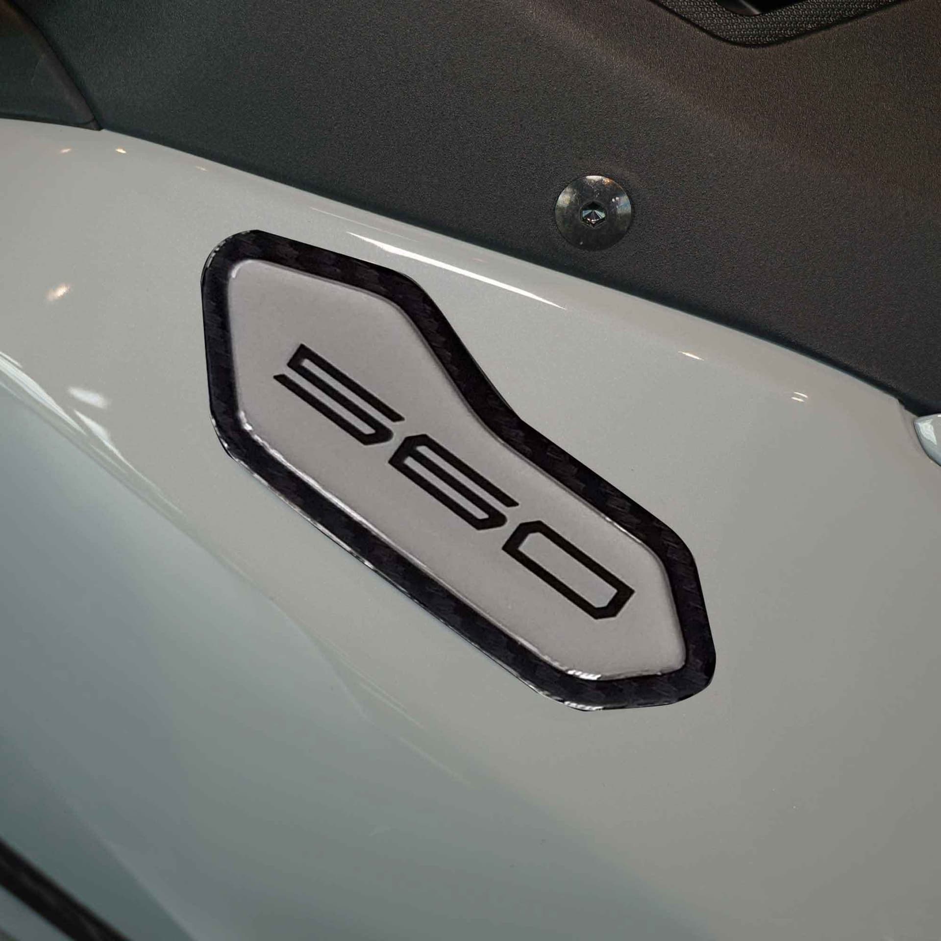 Adesivi Tappi Specchietti carene resinati 3D compatibili con Yamaha Tmax 2025