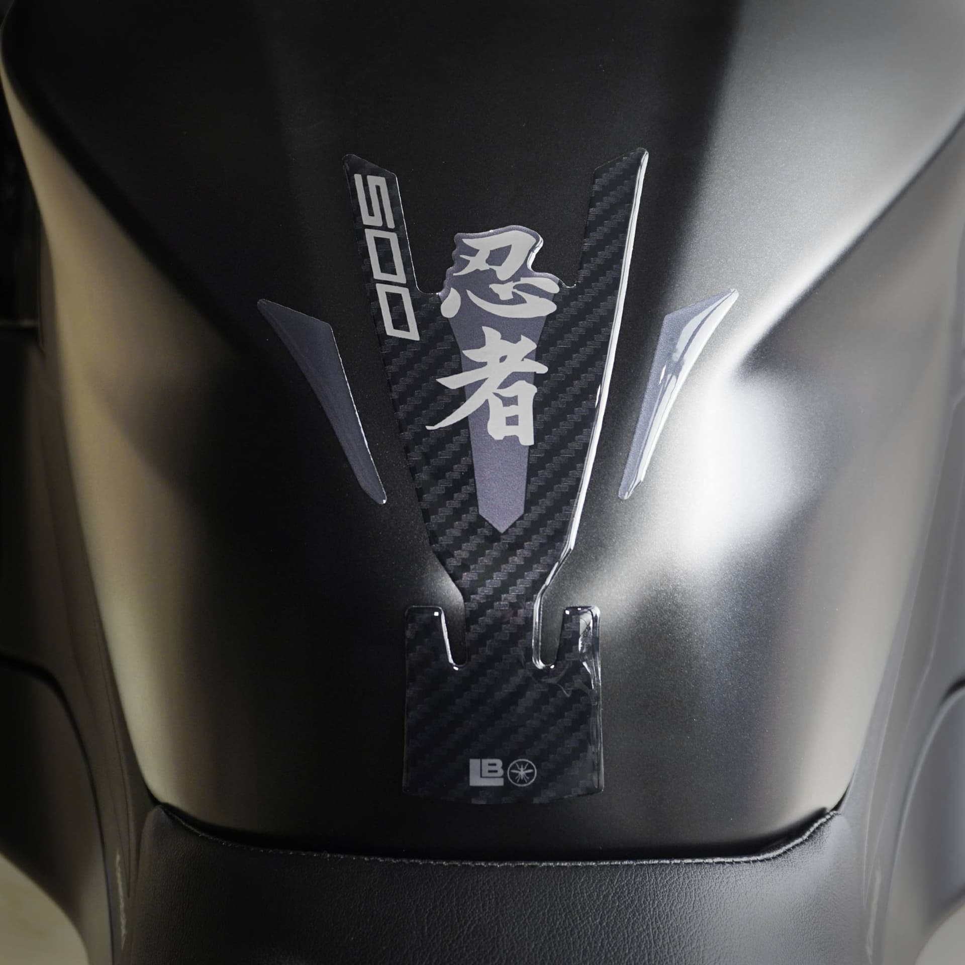 Paraserbatoio Adesivo Protezione moto compatibile con Kawasaki Ninja 500 2024-26