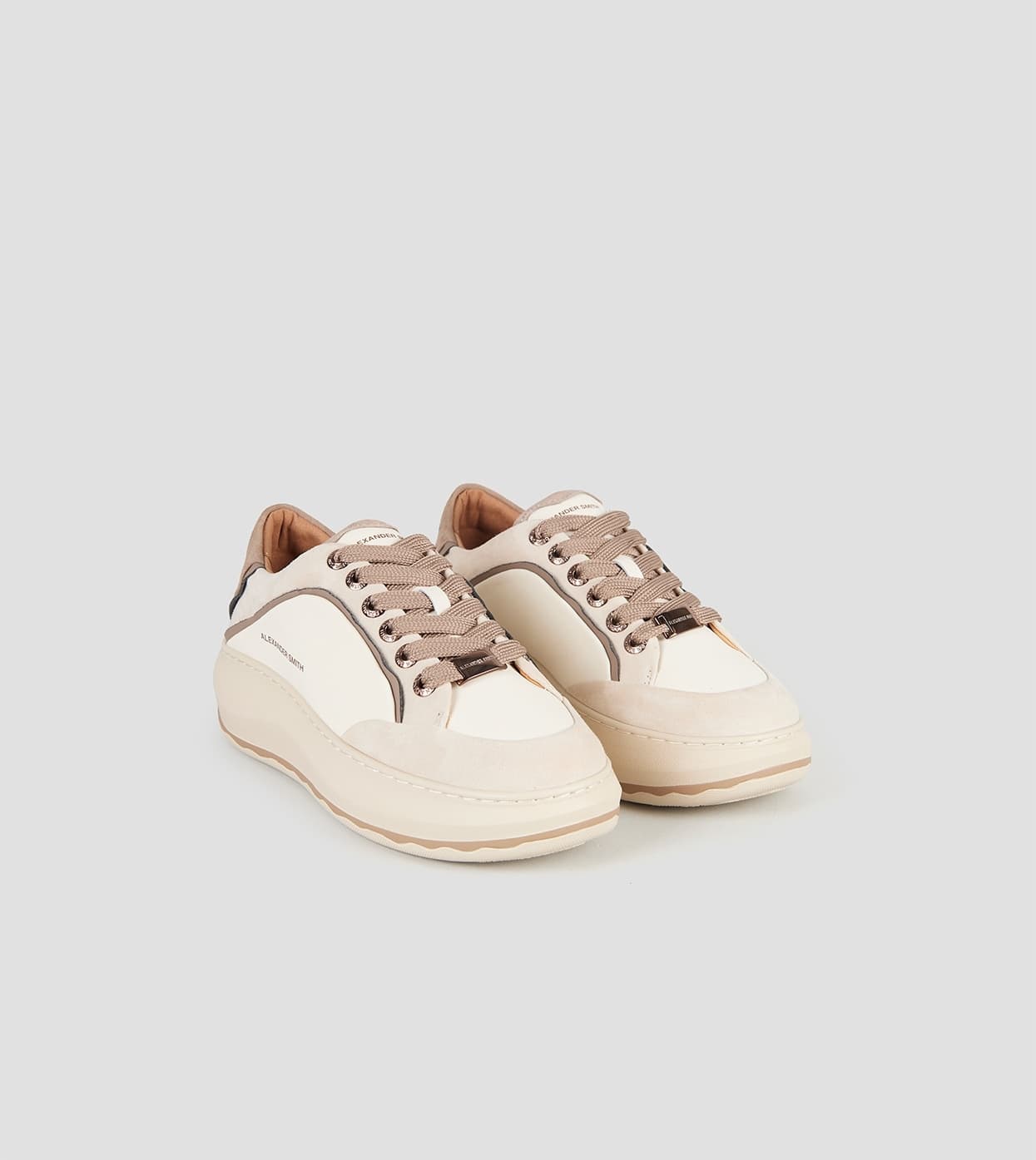 mayfair-donna-in-nappa-bianca-e-tallone-in-suede-taupe (3).jpg