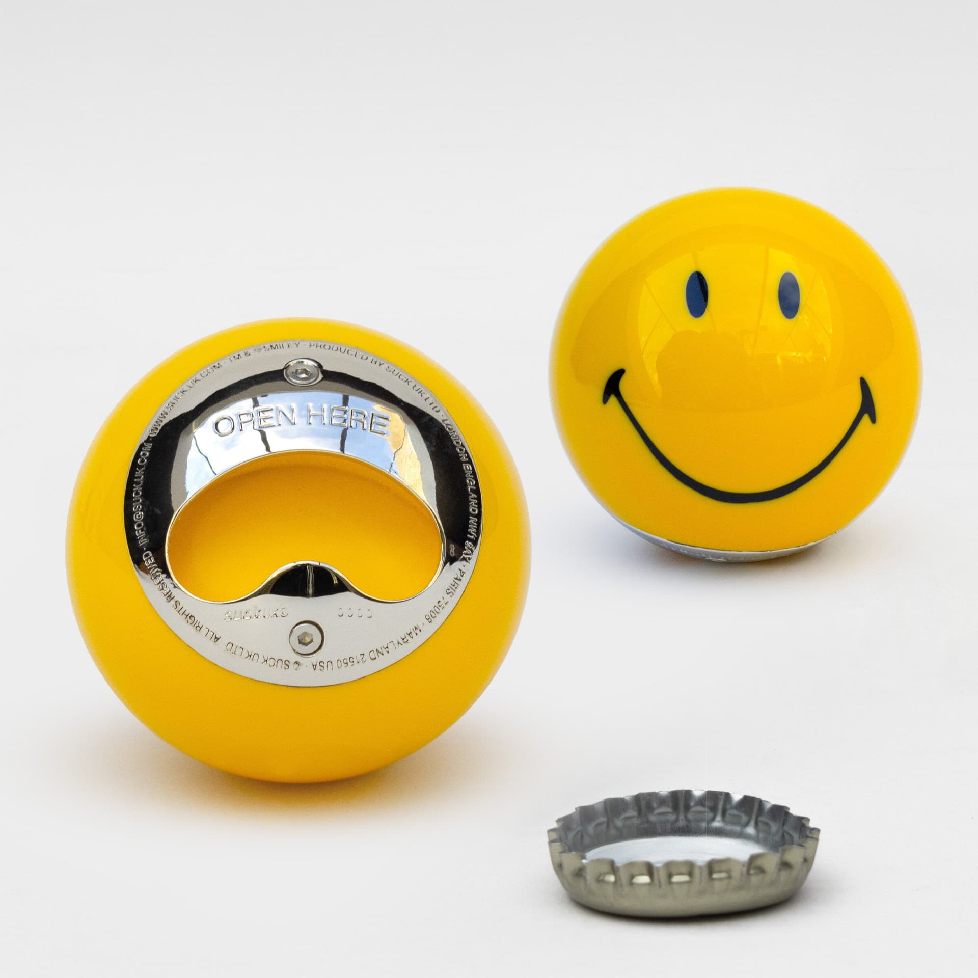 Apribottiglie "Smiley" â?" Palla da biliardo gialla con faccina e inserto in acciaio in Apribottiglie Più Di Più Ideas - Casalnuovo di Napoli, commercioVirtuoso.it