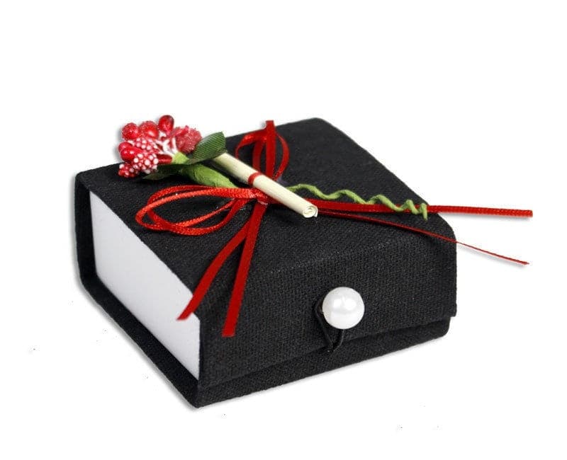 12 SCATOLINA IN TESSUTO CON PERGAMENA PORTA CONFETTI BOMBONIERA LAUREA NERO Casa e cucina/Hobby creativi/Materiali per hobby creativi/Forniture per feste/Bomboniere Trade Shop italia - Napoli, Commerciovirtuoso.it