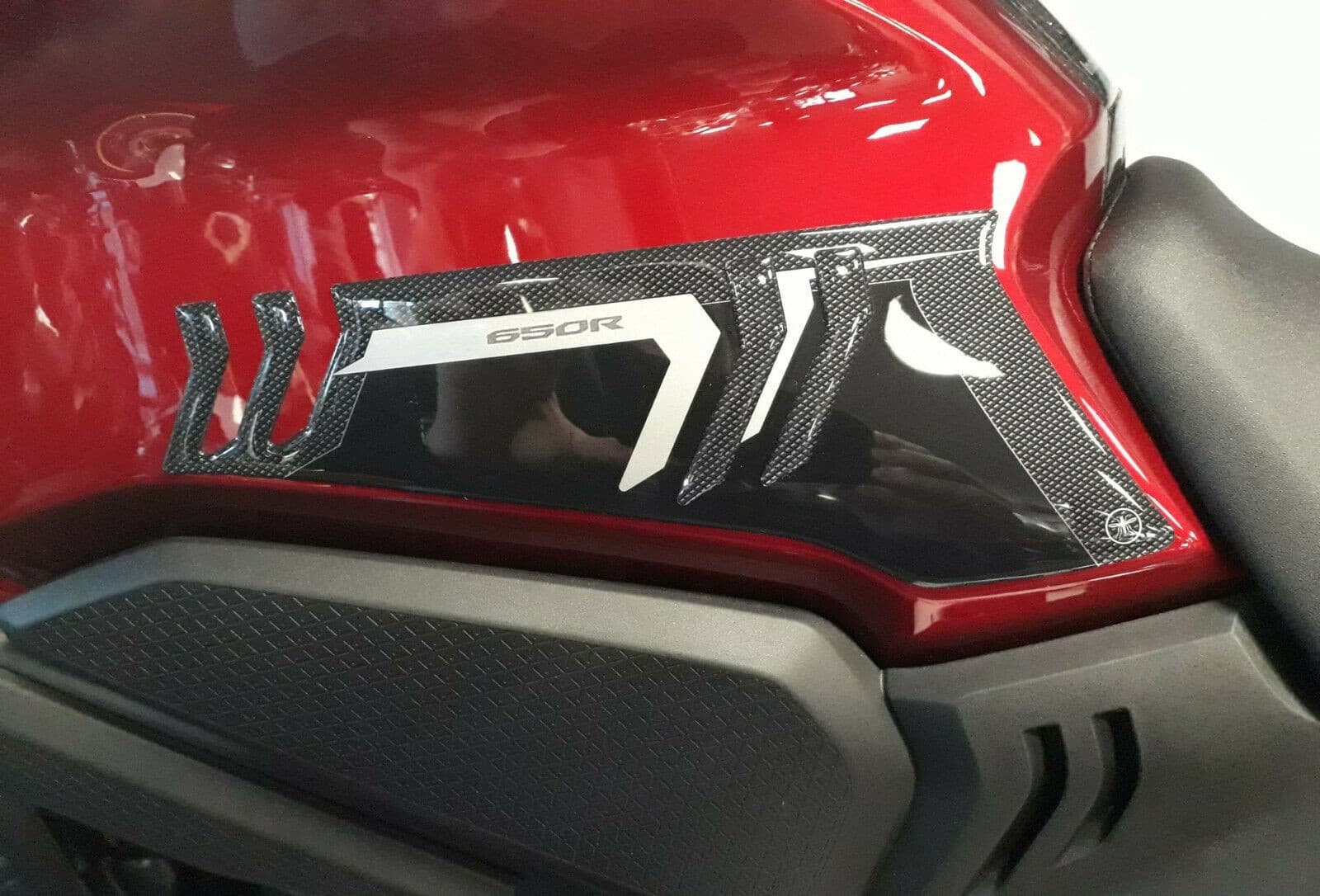 2-ADESIVI-in-gel-3D-PROTEZIONI-LATERALI-CB-650-R-compatibili-x-MOTO-HONDA-CB650R