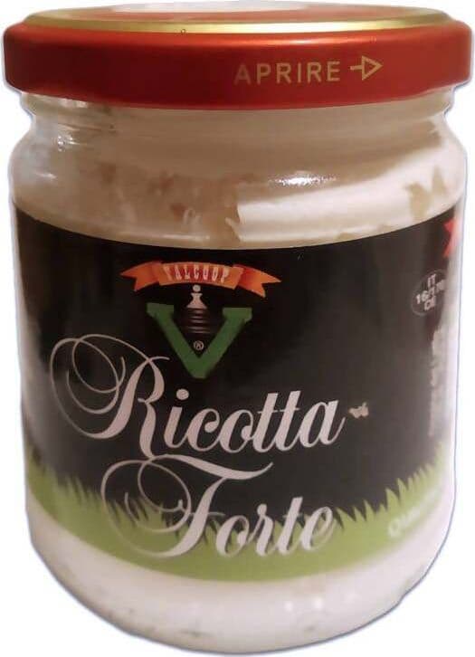 4 Pz Di Ricotta Forte 200 Gr Leggermente Piccante Formaggio Tipico Pugliese Valcoop in Ricotta C.B.C. - Martina Franca, commercioVirtuoso.it