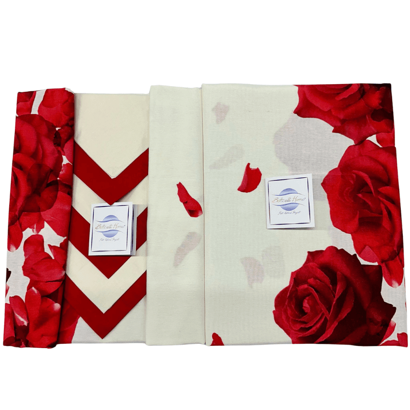 Tovaglia da tavolo con tovaglioli Botticelli Home Rose rosse in Tovaglie Collezione Casa - Trebisacce, commercioVirtuoso.it