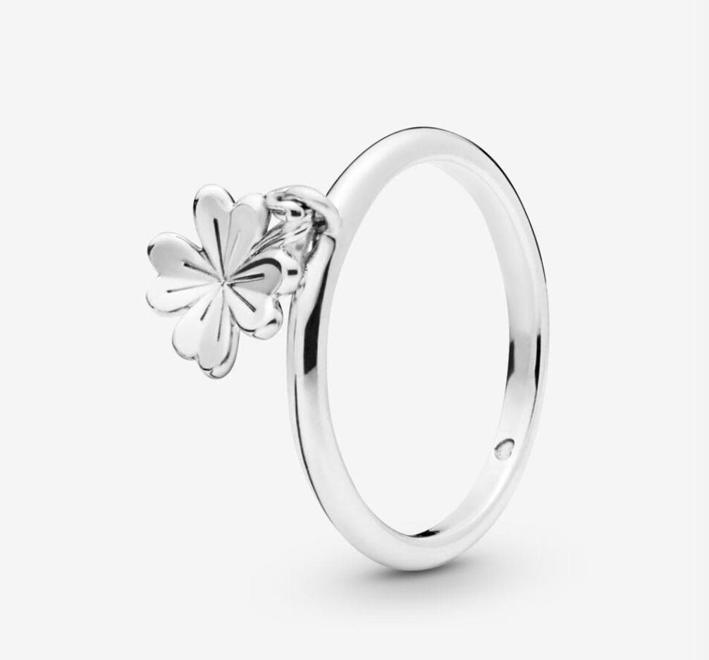 Pandora anello con pendente quadrifoglio portafortuna in Anelli Alba Gioielli - Casoria, commercioVirtuoso.it