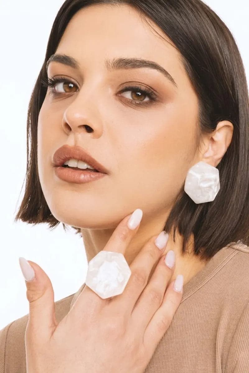 Anello elastico con pietra esagonale in acrilico | MYA ACCESSORIES