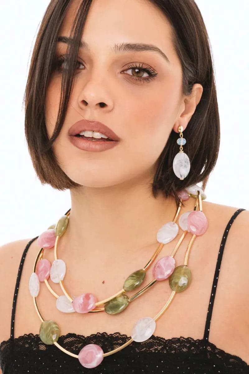 Collana corta con pietre in acrilico | MYA ACCESSORIES in prodotto You Store - Messina, commercioVirtuoso.it