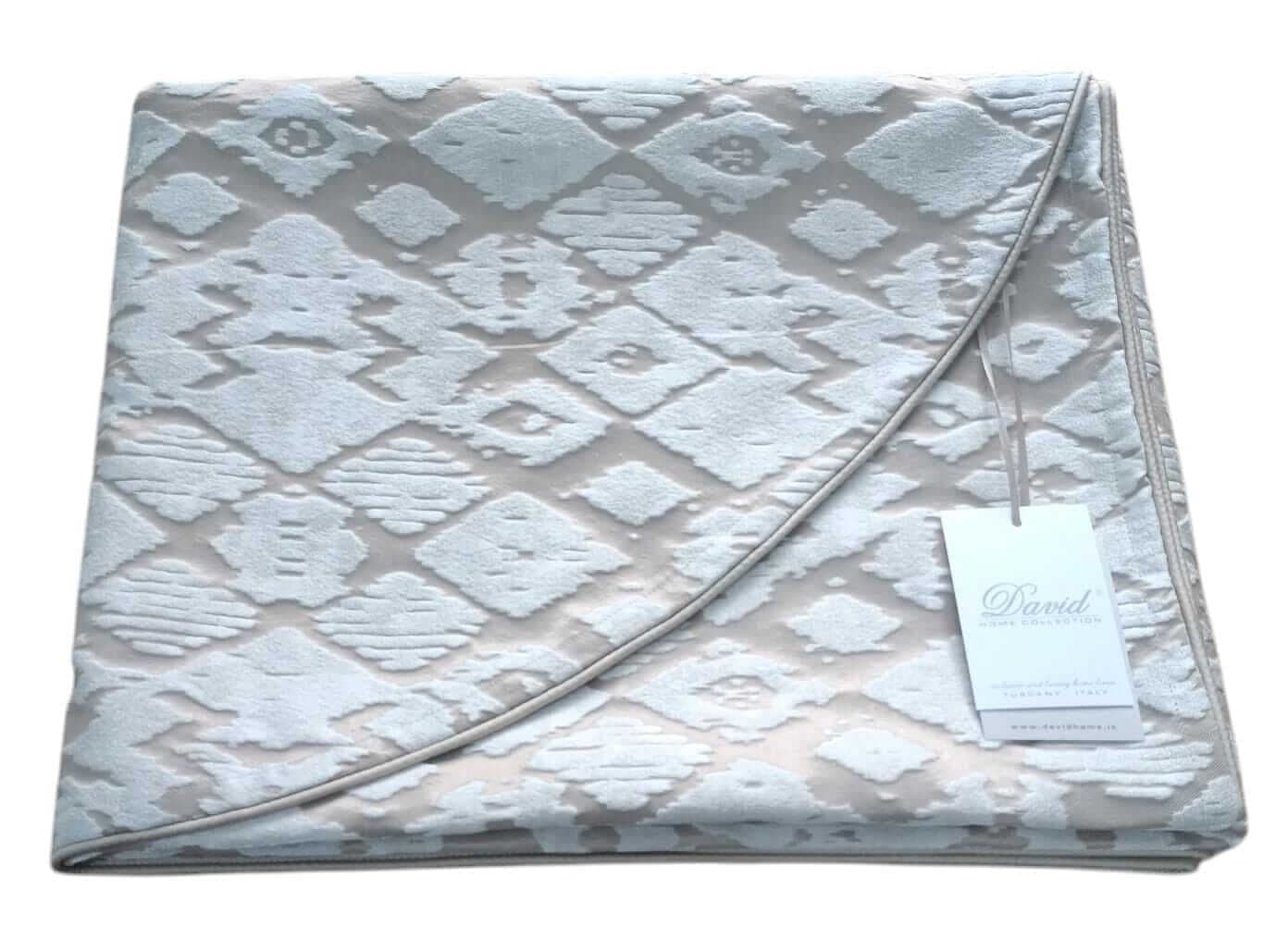 Copriletto Matrimoniale Jacquard David Ingrid Nocciola in Piumini The King Luxury - San Marcellino, commercioVirtuoso.it