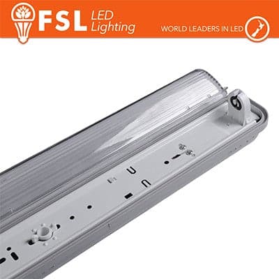 Plafoniera Stagna 1X58W Mt 1,5 T8 Ip65 in Plafoniere Ebricowill - Palermo, commercioVirtuoso.it