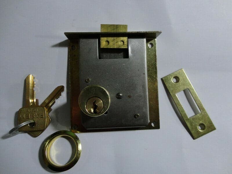 Serr. X Mobili App Mm 50 C/Scrocco A Molla C/Cilin in Ganci Ebricowill - Palermo, commercioVirtuoso.it