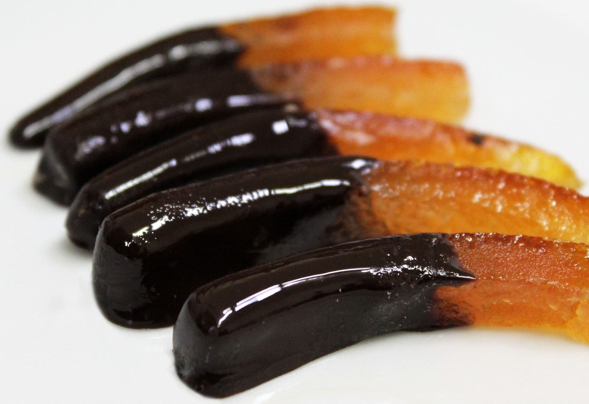 Pasticceria Giulio - Scorzette di arance candite cioccolato in vasetto in Frutta ricoperta di cioccolato Sicilya - Messina, commercioVirtuoso.it