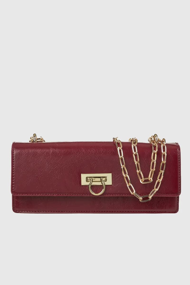 VERDE FASHION | Pochette con patta in ecopelle verniciata in Pochette e Clutch You Store - Messina, commercioVirtuoso.it