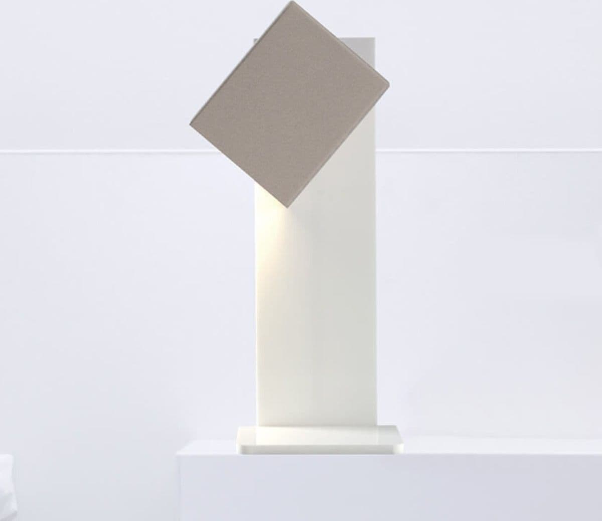 Abat-jour-moderna-Cattaneo-CUBICK-767-5L-4.5W-LED-lampada-tavolo-metacrilato-orientabile-monoemissione-20CM-380LM-3000°K-IP20