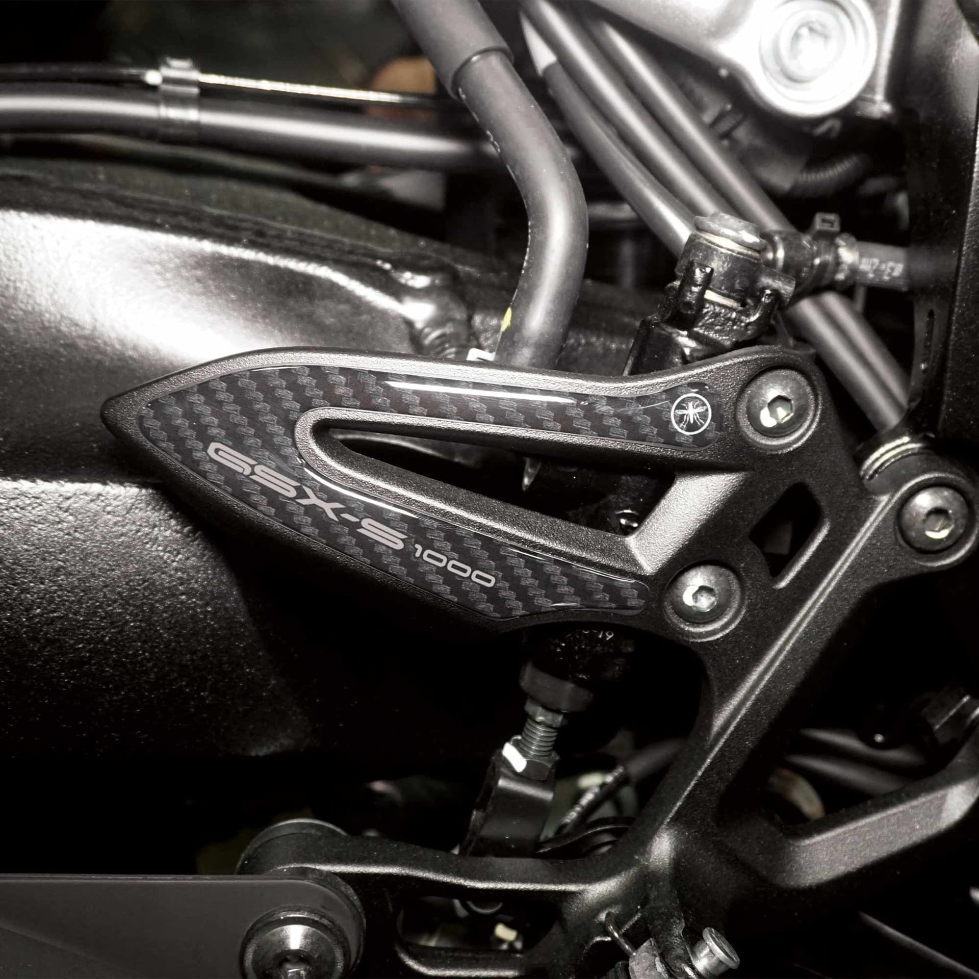 Adesivi-3D-Protezioni-Battitacco-Moto-compatibili-con-Suzuki-GSX-S1000GX-2024