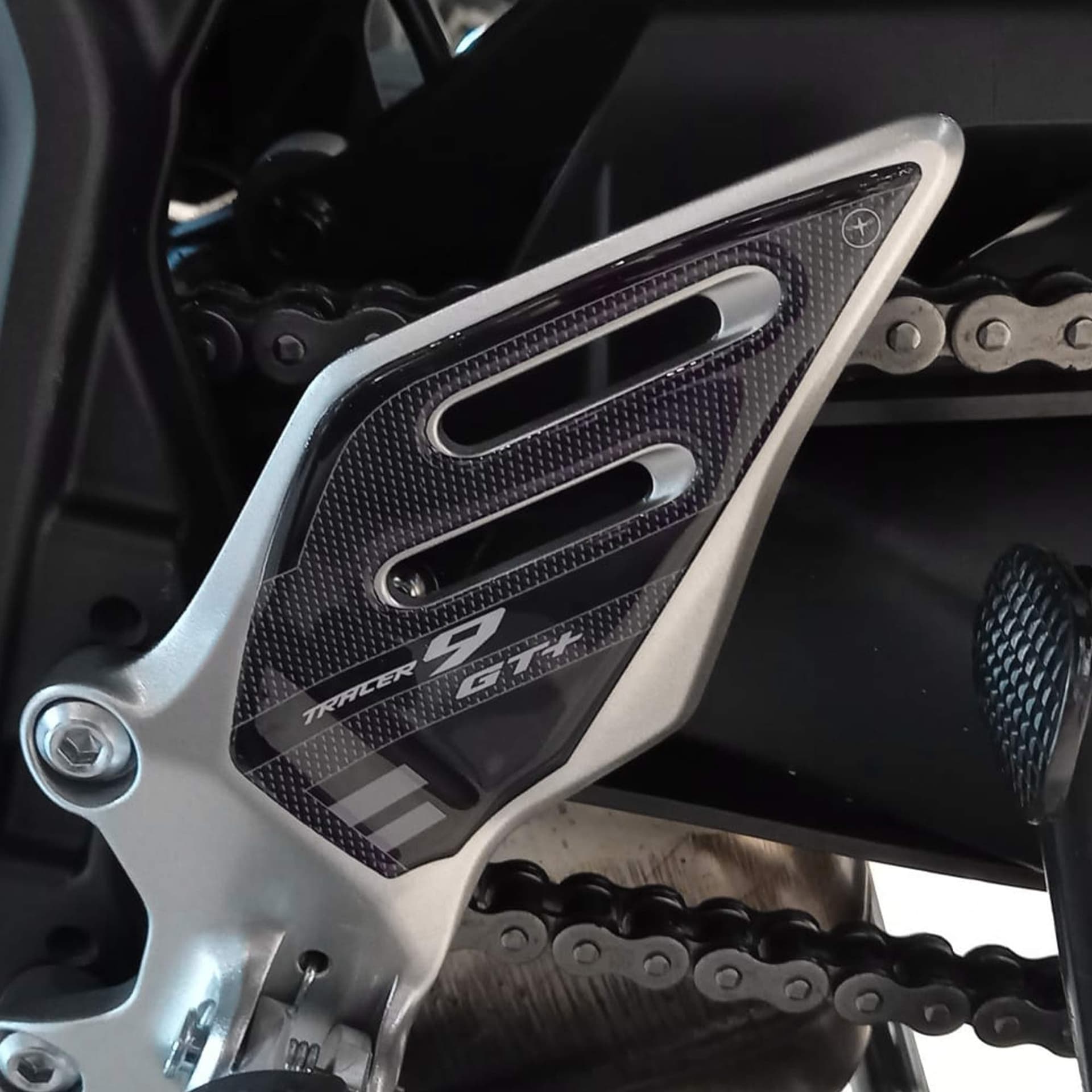 Adesivi-3D-Protezioni-Battitacco-moto-compatibili-con-Yamaha-Tracer-9-GT+