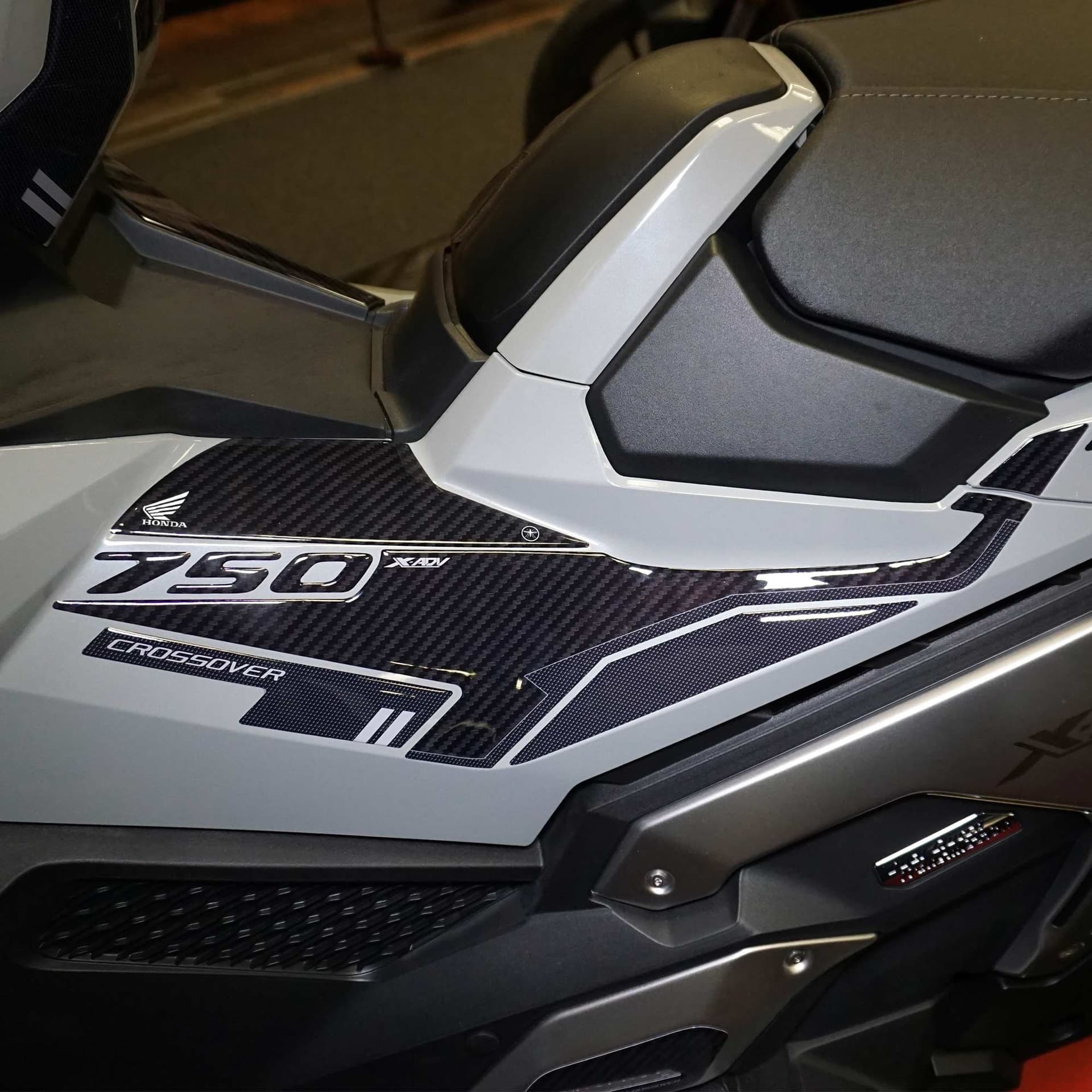 Adesivi-3d-Protezioni-Laterali-Pedana-Compatibili-Con-Honda-X-Adv-2021-2023