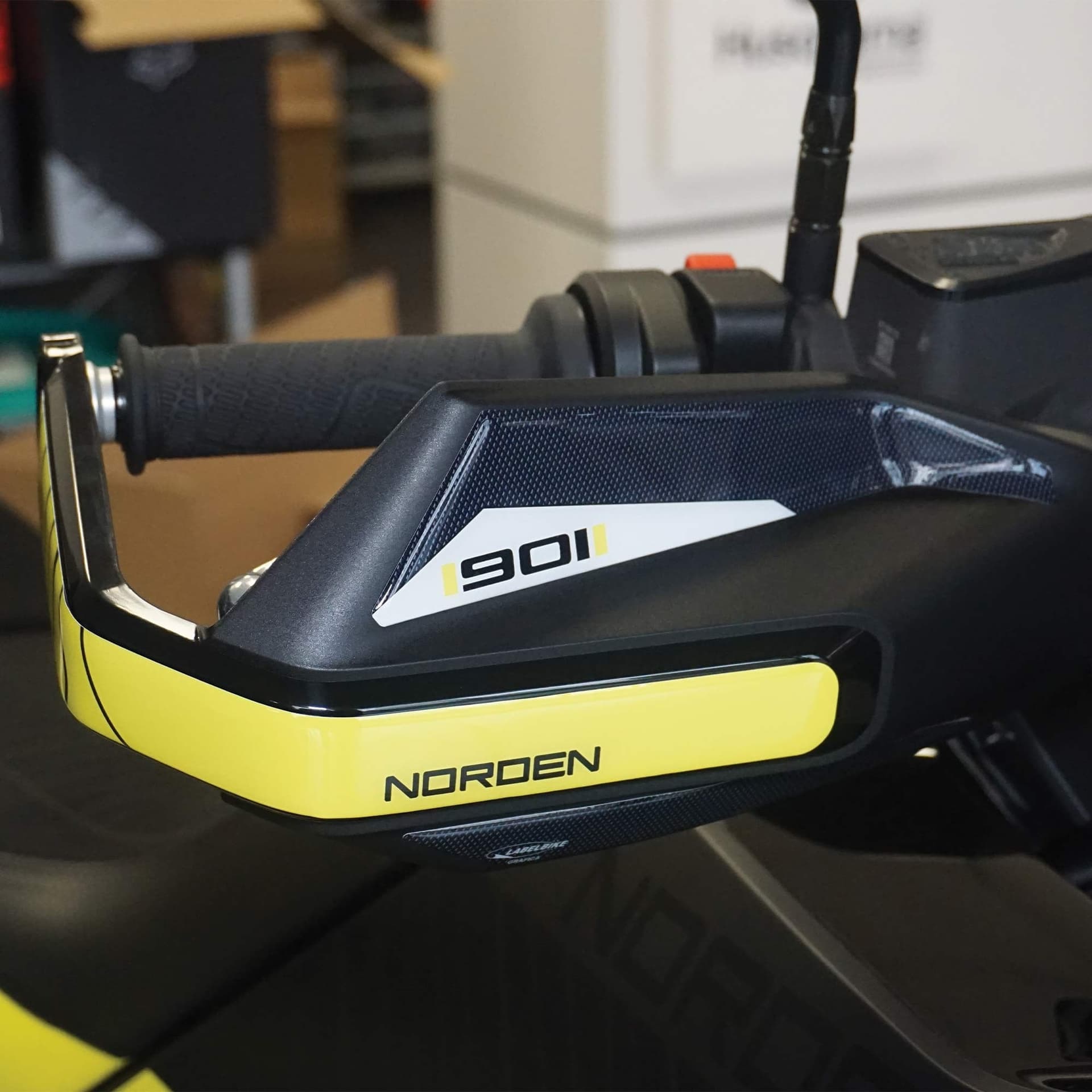 Adesivi-3D-Protezioni-Paramani-moto-compatibili-con-Husqvarna-Norden-901