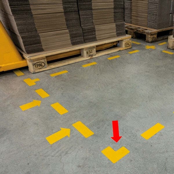 Adesivi da terra - forma a L - 10x10 cm - Durable - conf. 10 pezzi Fai da te/Sicurezza e protezione/Attrezzature per sicurezza sul lavoro/Segnaletica antinfortunistica Eurocartuccia - Pavullo, Commerciovirtuoso.it