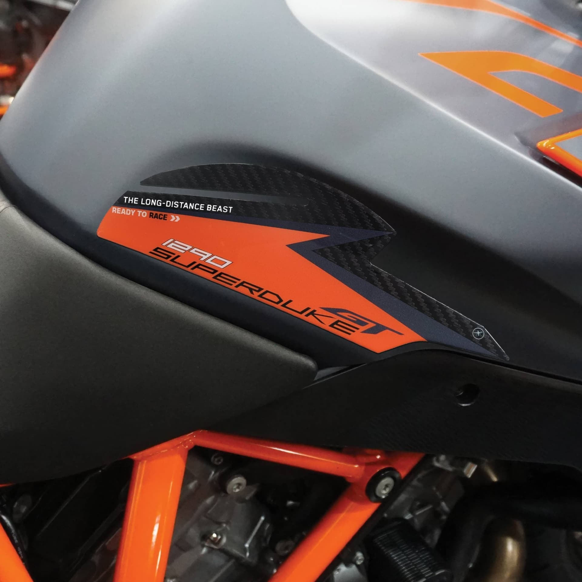 Adesivi-Protezioni-laterali-moto-compatibili-con-KTM-1290-Super-Duke-GT-2022-24