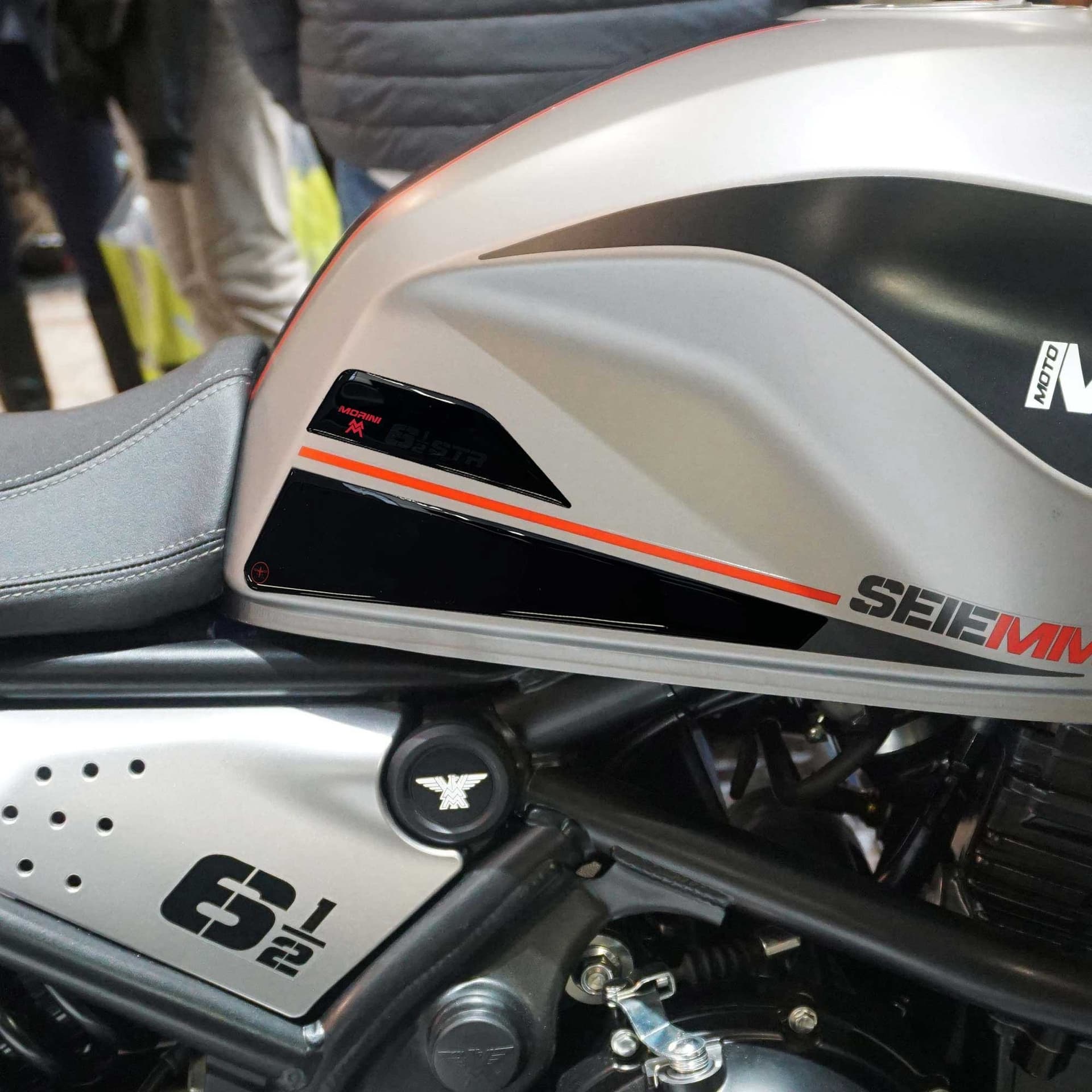 Adesivi-Protezioni-Laterali-serbatoio-compatibili-con-Moto-Morini-SEIEMMEZZO-STR