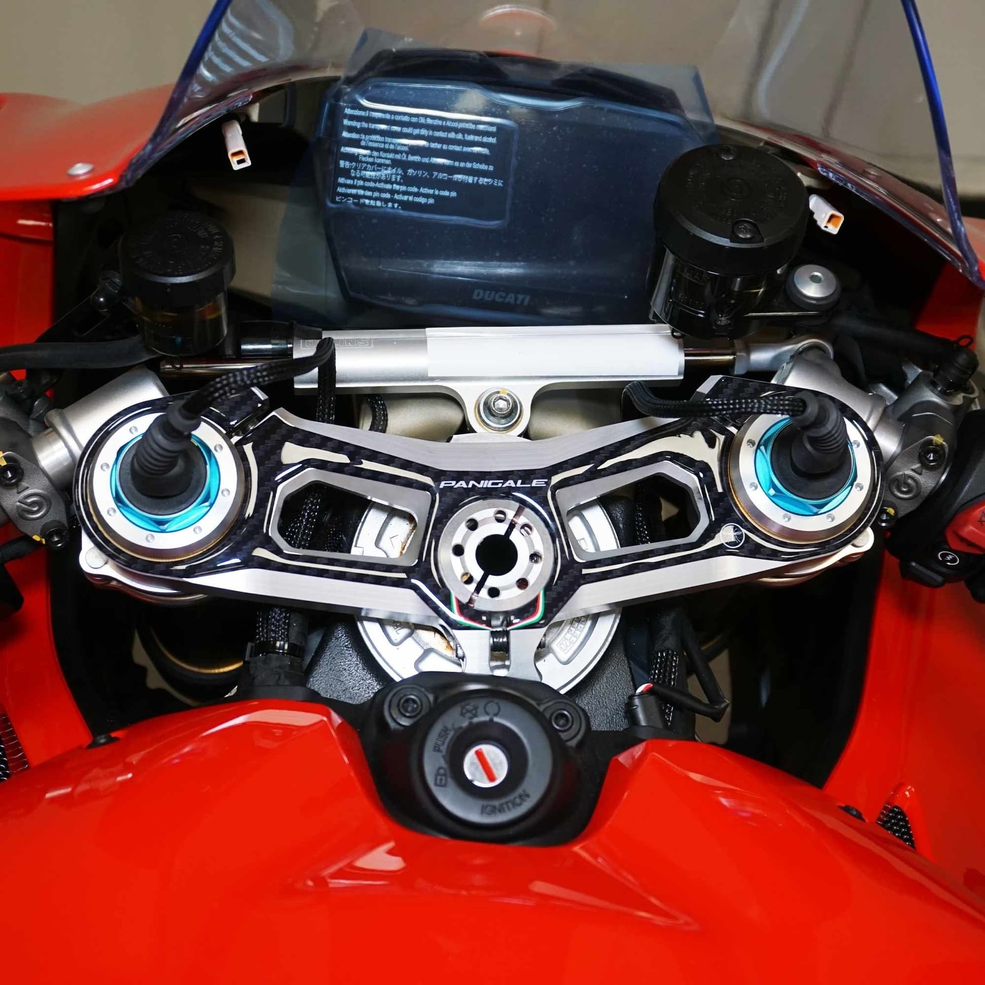Adesivo-3D-Piastra-Forcella-Sterzo-compatibile-con-Ducati-Panigale-V4-2018-2023
