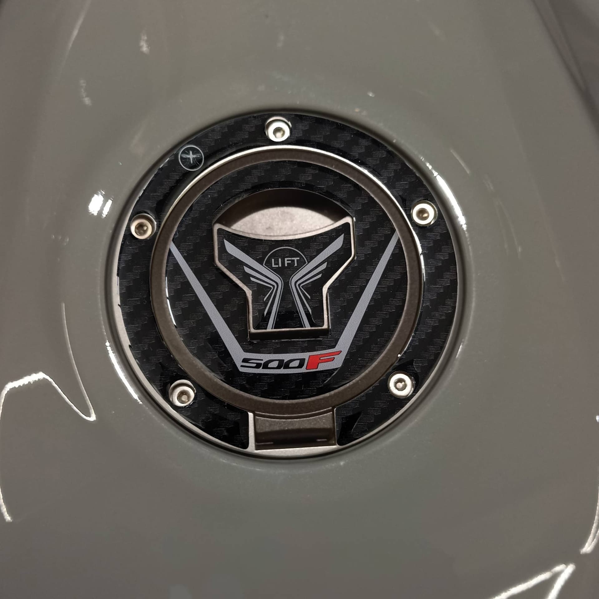 Adesivo-3D-protezione-tappo-serbatoio-moto-compatibile-con-Honda-CB500F-2016-23
